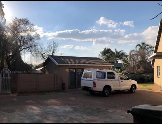 4 BEDROOM HOUSE FOR SALE IN STRUBENSVALLEI